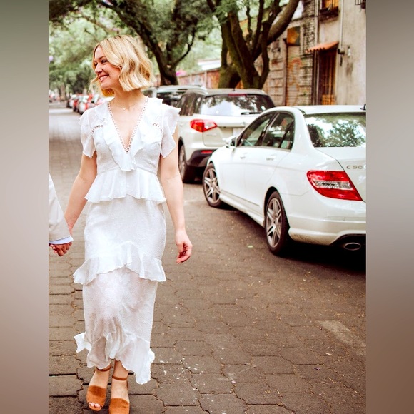 Tiered White Floral Embroidered Maxi Dress | M - Picture 2 of 13